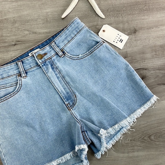 🔆BILLABONG🔆 SO CHEEkY JEAN SHORTS - Picture 5 of 13